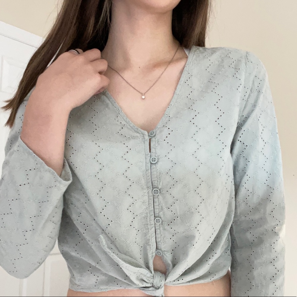 H&M Divided Button Down Crop Blouse Size 2